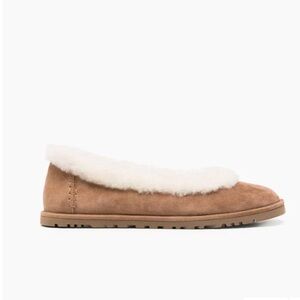 Elegant Tan Ballet flats with Plush White Lining
Never worn!!!